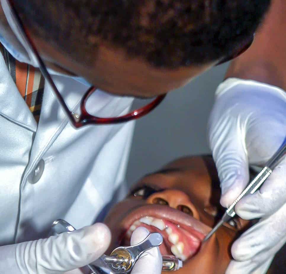 Fast and effective 1-hour teeth whitening service for instant results Crawley